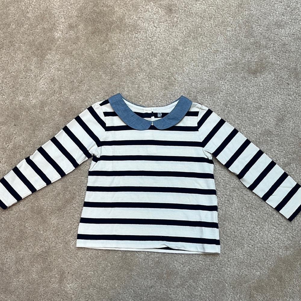 Baby Gap long sleeve top, Peter Pan neck line, size 3 toddler